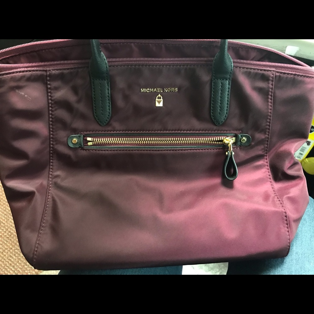 Michael Kors Kelsey Medium Top ZIP Tote